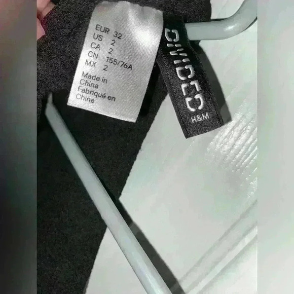 💜 Versatile Black Long Sleeve Semi-Sheer Top - Picture 4 of 4